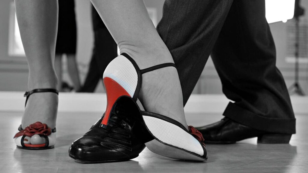 tango-dance-steps-a-separate-dance